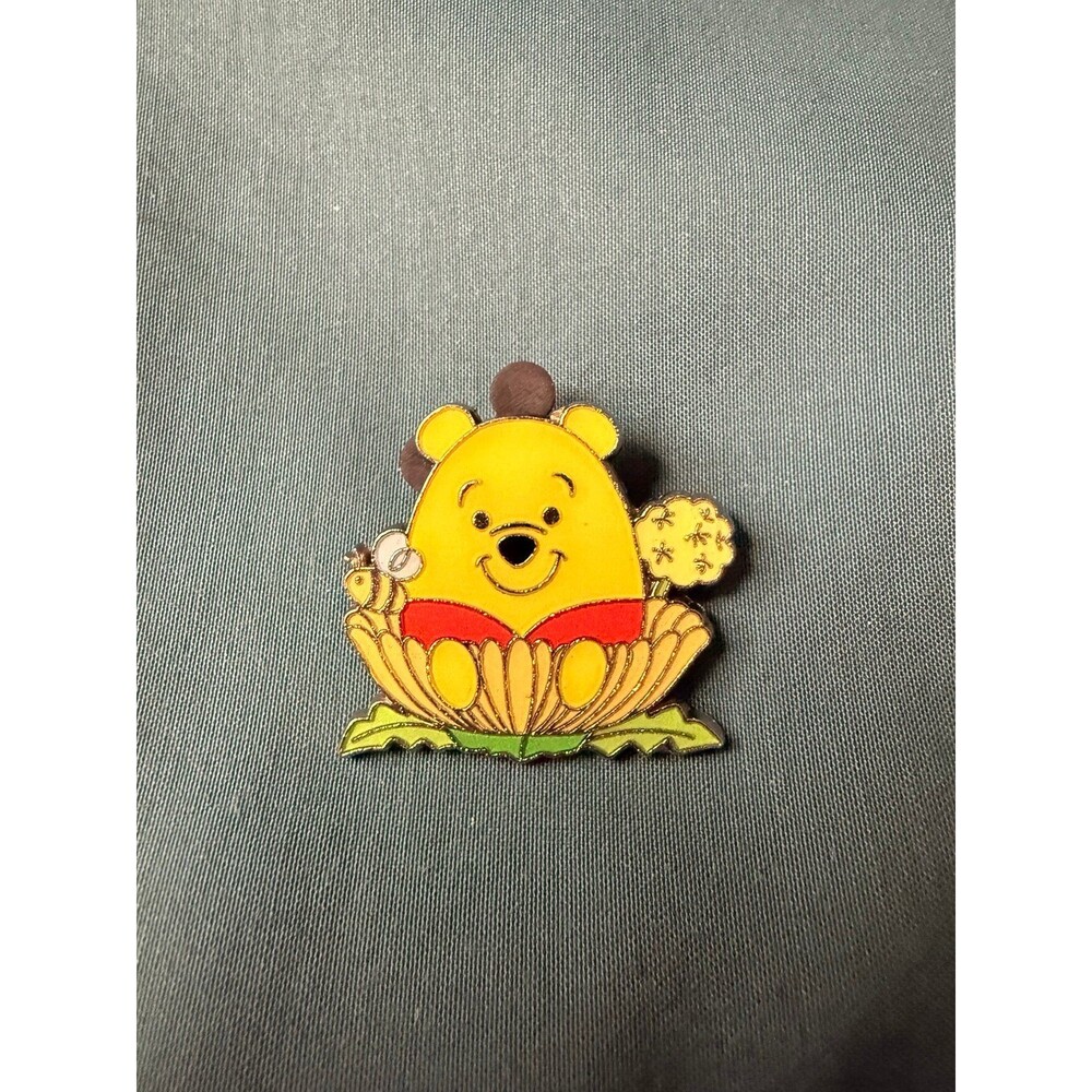 Pooh Spring Flower Easter Egg Bee Individual Disney Park Trading Pin Brand
